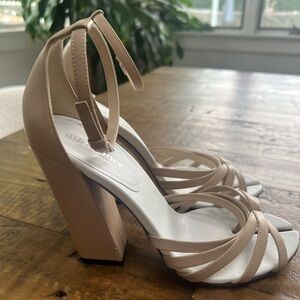 Burberry Nude heels